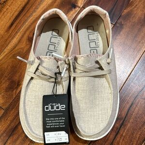 NWT Hey Dudes Women size 8
